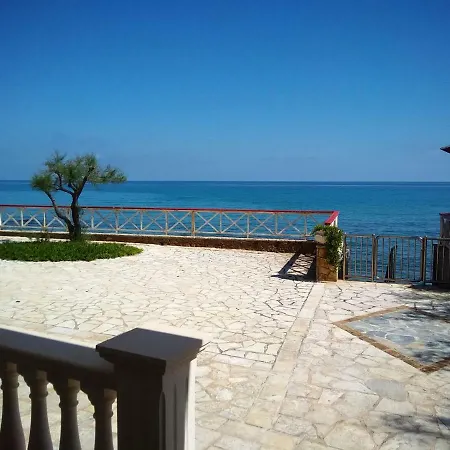 Apartmán In Front Of The Beach *